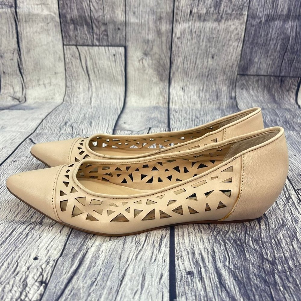 Steve Madden Gabyy Women's size 8 Leather Perforated Flats Slip On Shoes Tan - Picture 4 of 11